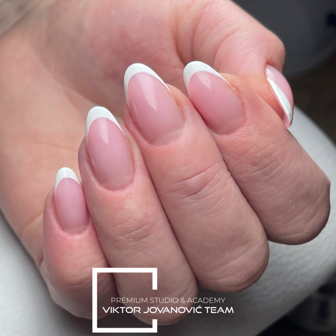 Korekcija noktiju - M velicina - BEAUTY CENTER Viktor Jovanović, Subotica Nadogradnja noktiju Nokti Nadogradnja noktiju, Subotica, Centar