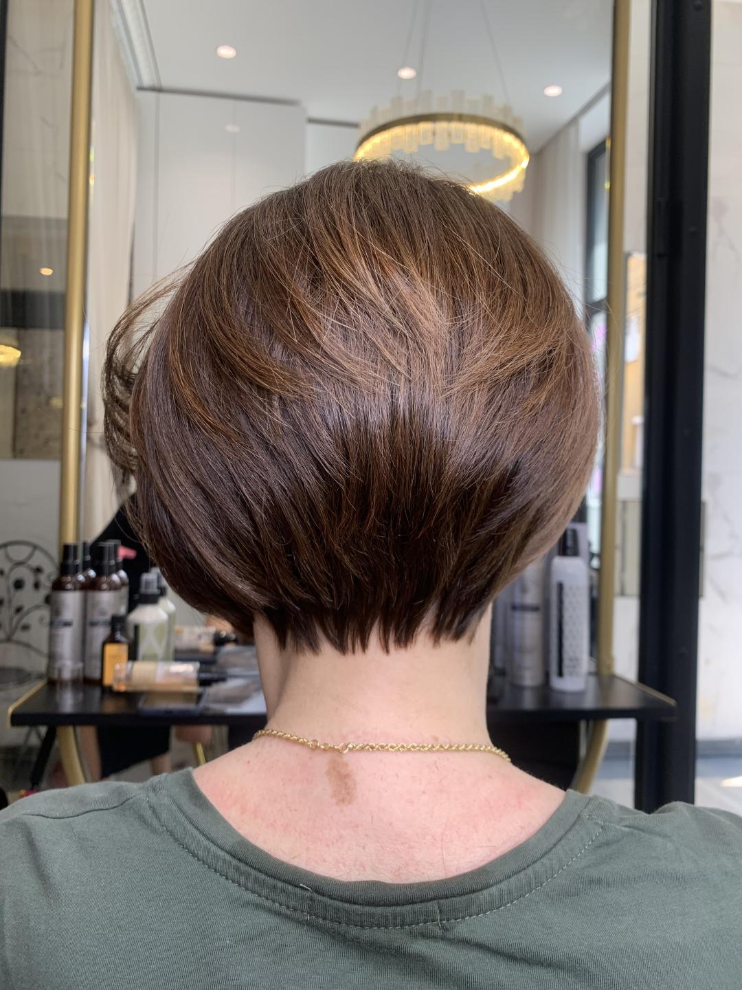 Žensko šišanje + feniranje - kosa srednje dužine - Beauty Industry Women1, Beograd Žensko šišanje Frizerski saloni Žensko šišanje, Beograd, Vračar, Čubura, Crveni krst