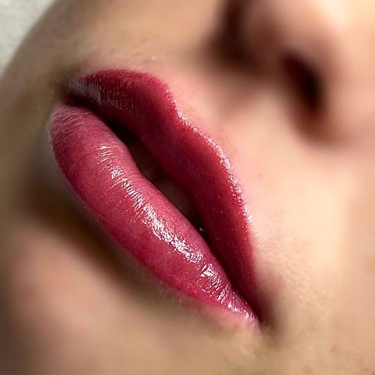 Esthetique Privé #beograd Trajna šminka Trajna šminka usana - PHILIPPS