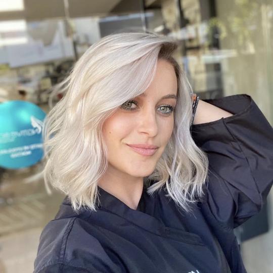 Urban beauty concept #beograd Ombre, sombre, balayage Balayage + preliv by Revlon - kosa srednje du�