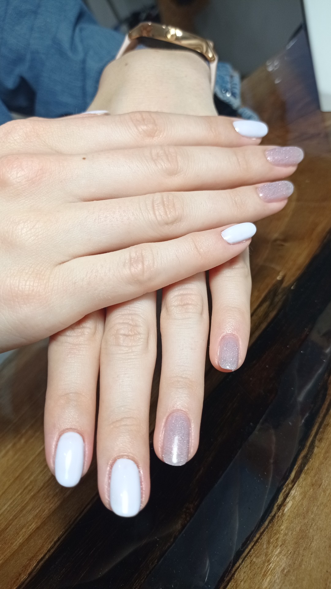 Gel lak - ruke - IQ aesthetic, Beograd Gel lak Nokti Gel lak, Beograd, Karaburma, Višnjička banja