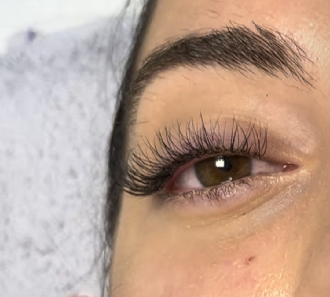 Beauty in Style DM #novisad Nadogradnja trepavica Nadogradnja svilenih trepavica - mix metoda