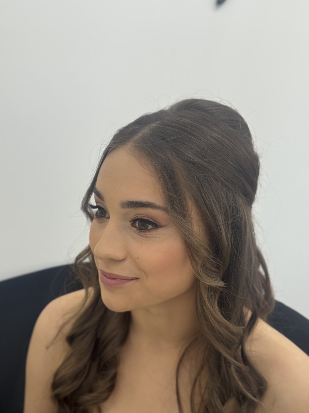 GM Beauty studio #beograd Make-up / šminkanje Profesionalno šminkanje + veštačke trepavice+ fenranje na talase