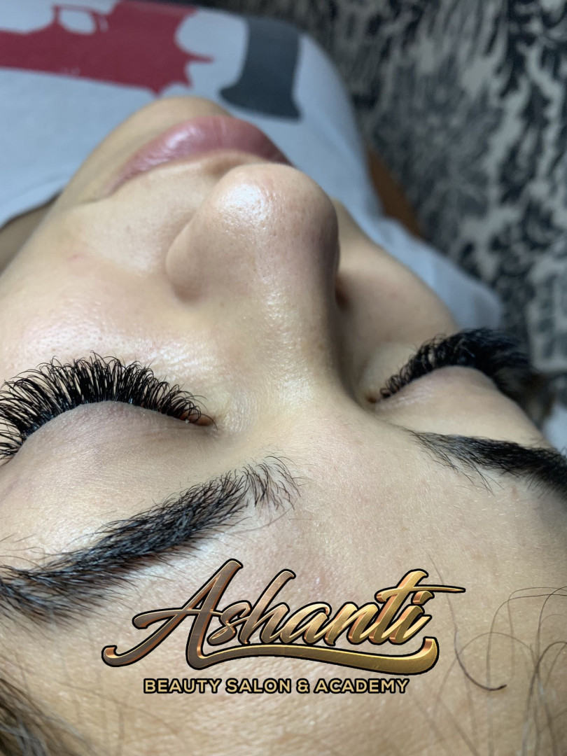 Nadogradnja svilenih trepavica - metoda 1 na 1 - Ashanti Beauty Salon & Academy, Beograd Nadogradnja trepavica Lice Nadogradnja trepavica, Beograd, Voždovac