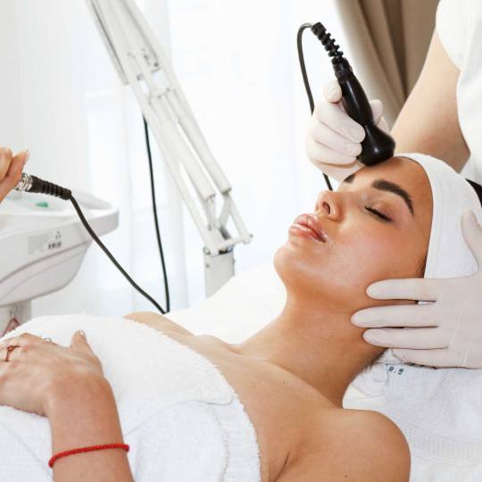 Beautique spa #beograd Tretman lica Mezoporacija lica fusion miso MEZOTERAPIJA BEZ IGALA savrsena je