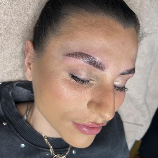 Maison de mi #beograd Obrve Gold exclusive brow tretman