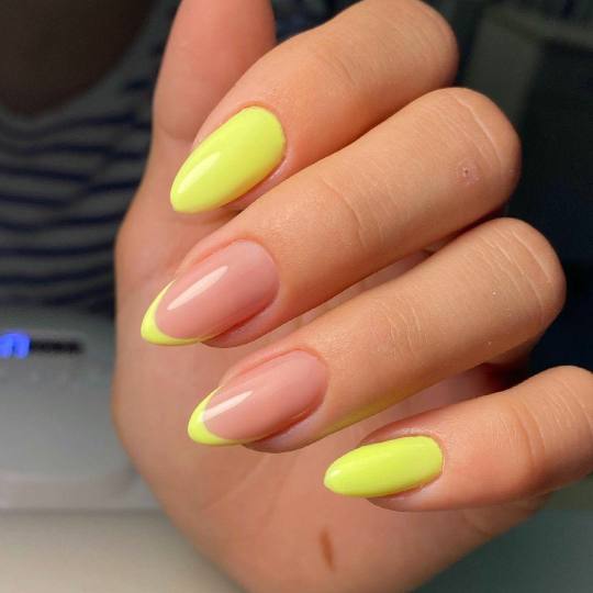 Moon Beauty Bar #beograd Izlivanje noktiju Izlivanje noktiju gelom - kratki nokti