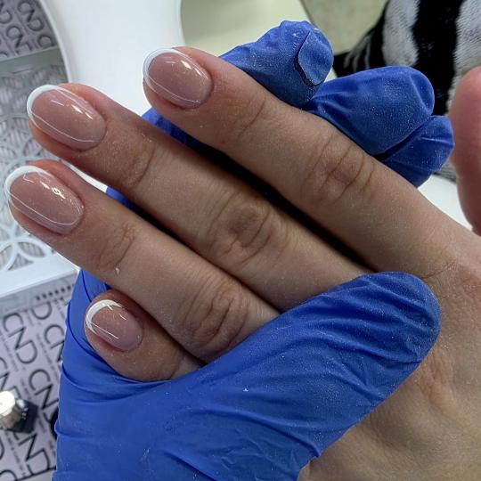 Gospođica Draga #novisad Manikir Francuski manikir Francuski manikir je bezvremenska klasika koja n