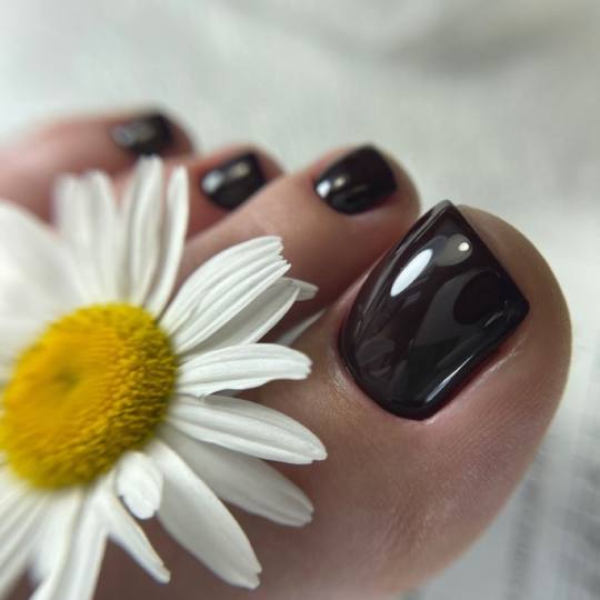 Lion King #beograd Estetski pedikir Pedikir + piling + gel lak - boja