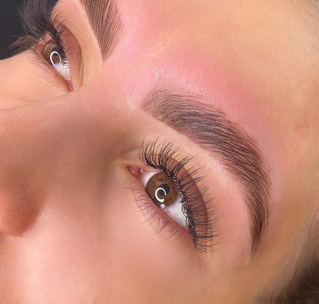 Nadogradnja svilenih trepavica - 1 na 1 - Atelier Beauty Bar, Niš Nadogradnja trepavica Lice Nadogradnja trepavica, Niš, Medijana