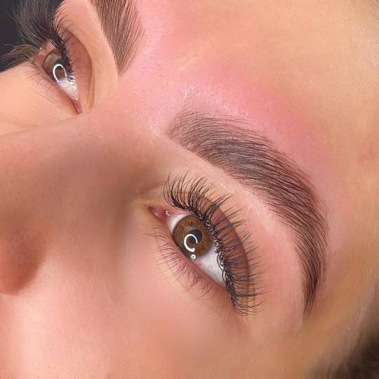 Atelier Beauty Bar #nis Nadogradnja trepavica Nadogradnja svilenih trepavica - 1 na 1