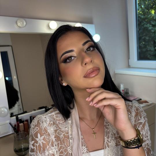 Aura Beauty #beograd Make-up / šminkanje Profesionalno šminkanje - za svečane prilike Profesional