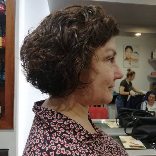 La Marta Company #beograd Minival Mini vala, izgled prirodne kovrdjave kose Minival - srednja dužin