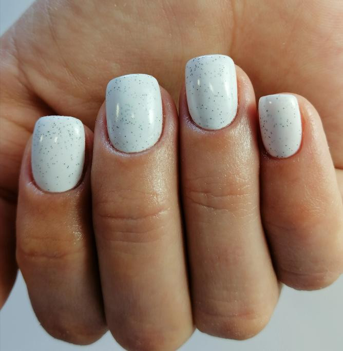 Nail office - TC BIG Rakovica #beograd Korekcija noktiju Korekcija noktiju gelom + boja - S dužina