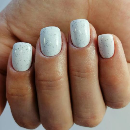 Nail office - TC BIG Rakovica #beograd Korekcija noktiju Korekcija noktiju gelom + boja - S dužina