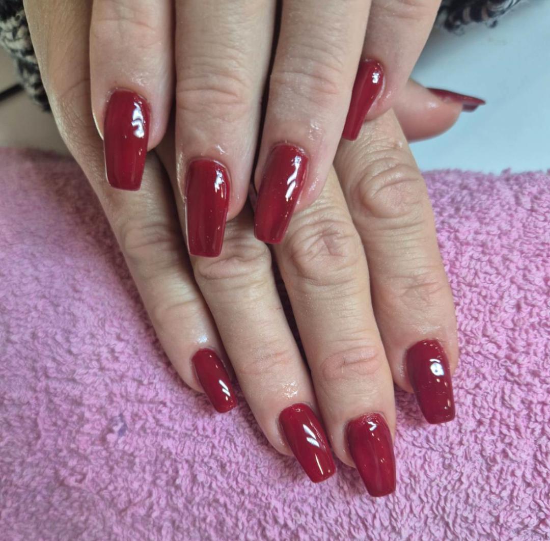 Izlivanje noktiju gelom - L dužina - Goga studio, Beograd Izlivanje noktiju Nokti Izlivanje noktiju, Beograd, Kanarevo brdo, Miljakovac, Rakovica, Resnik