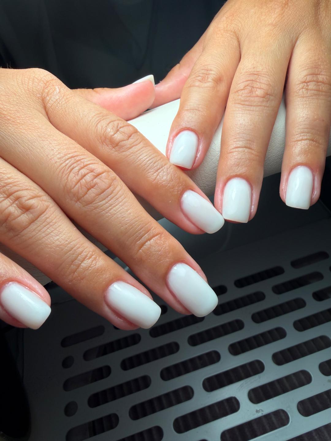 Gel lak rubber baza - M dužina - MB Studio, Beograd Gel lak Nokti Gel lak, Beograd, Zemun Centar