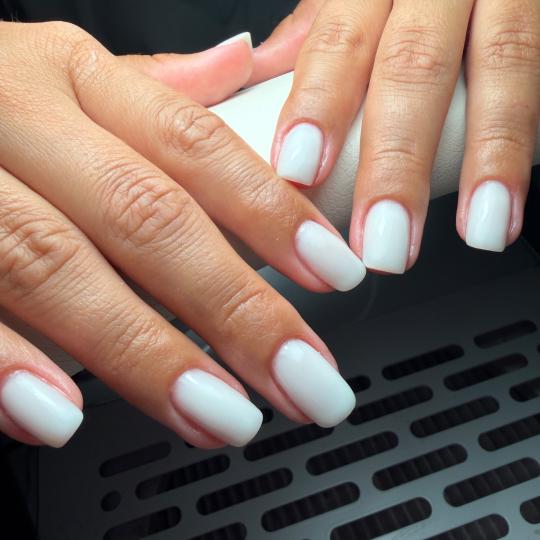 MB Studio #beograd Gel lak Gel lak rubber baza - M dužina Gel lak