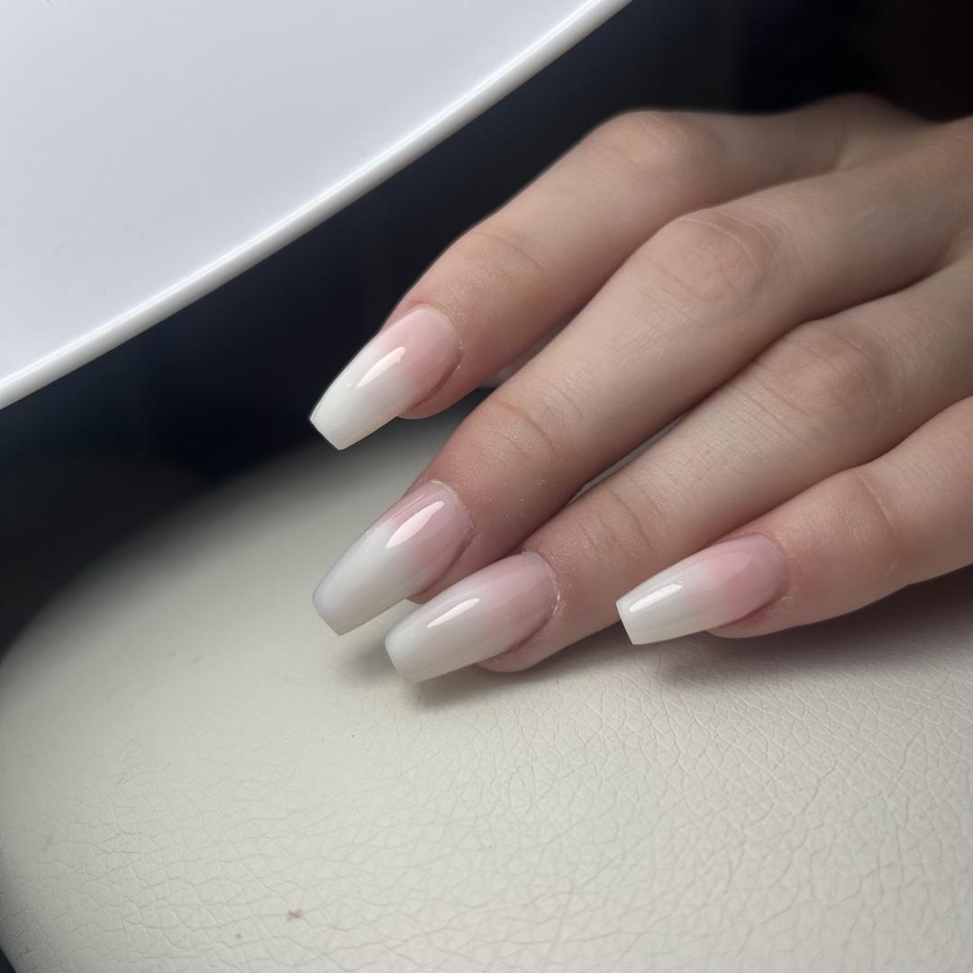 Ena beauty studio #nis Izlivanje noktiju Izlivanje noktiju gelom - L dužina