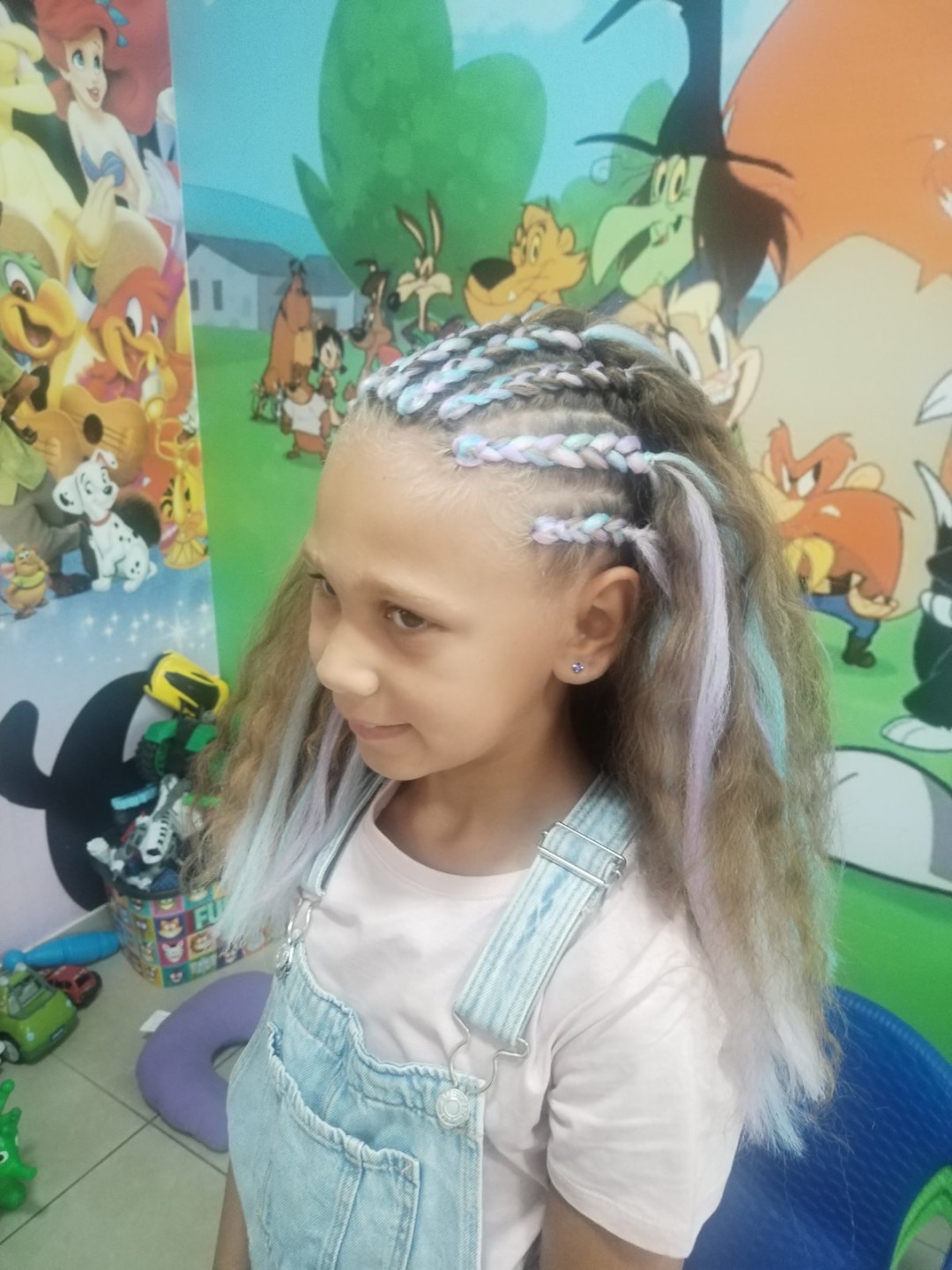 Lepi - 1 037 #krusevac Pletenice, kike, punđe Riblja kost do pola glave - dve