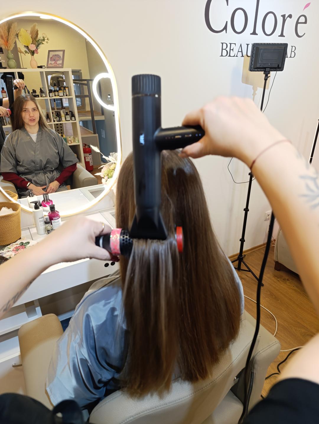 Pranje + feniranje kose - duga kosa - Colore beauty Lab, Beograd Pranje kose Frizerski saloni Pranje kose, Beograd, Zvezdara