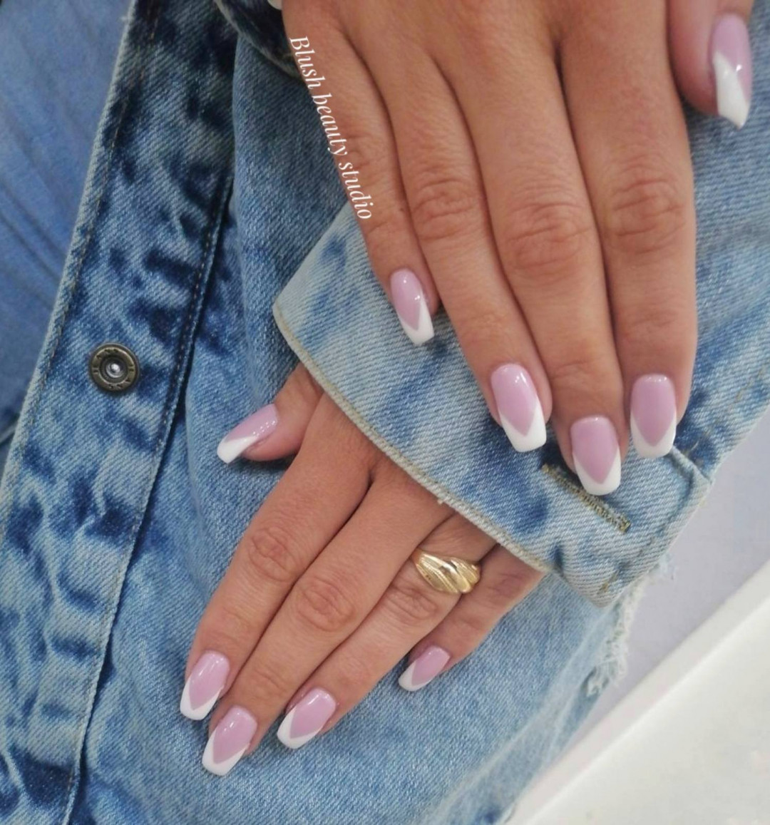Blush Beauty Studio #beograd Korekcija noktiju Korekcija gel laka - tuđi rad - S dužina