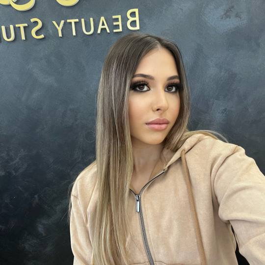GM Beauty studio #beograd Make-up / šminkanje Profesionalno šminkanje + veštačke trepavice