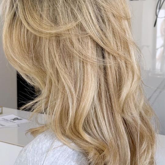 Esthetique Privé #beograd Pramenovi Pramenovi na foliju +Preliv + Feniranje +Šišanje +Black Cavia