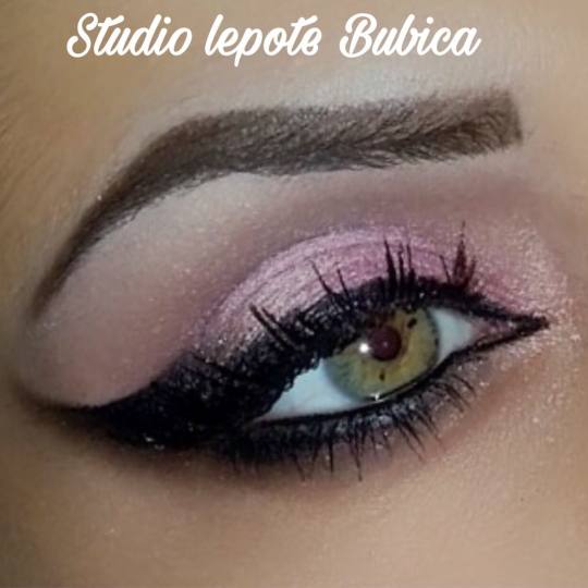 Bubica #beograd Make-up / šminkanje Profesionalno šminkanje Profesionalno šminkanje + veštačke 