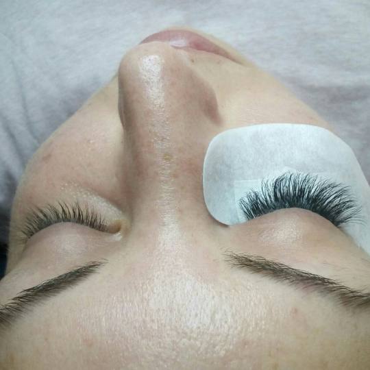 Right Beauty #beograd Nadogradnja trepavica Nadogradnja trepavica - ruski volumen 5D - 8D