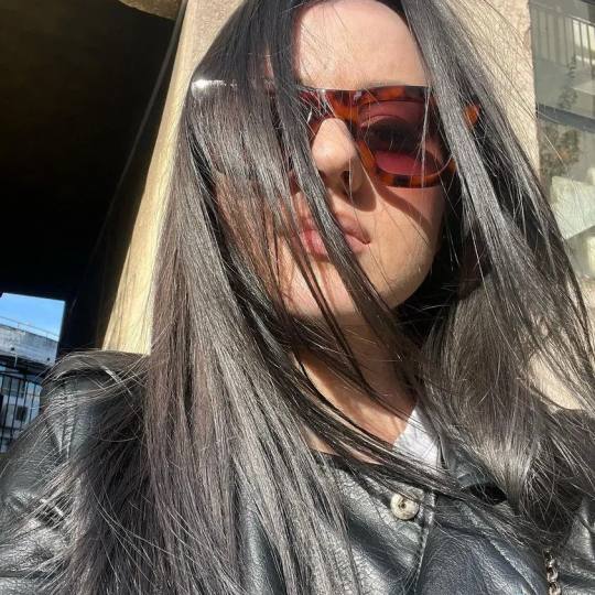 Hairrific #novisad Farbanje kose Farbanje cele dužine + feniranje - kosa srednje dužine / ekstra g