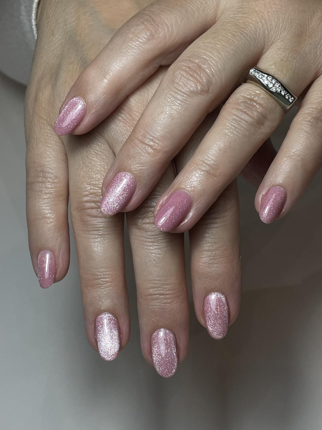 Gel lak / rubber baza - Nails Studio, Beograd Ojačavanje noktiju Nokti Ojačavanje noktiju, Beograd, Banovo brdo