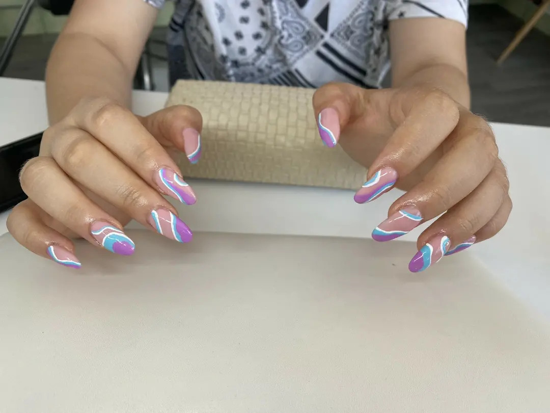 Vila Beauty Lounge #novisad Izlivanje noktiju Izlivanje noktiju gelom - dugi nokti