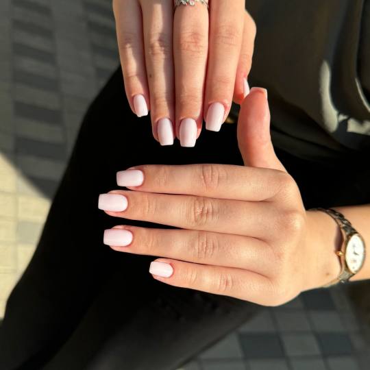 aBeauty Salon Lepote #beograd Manikir Ruski manikir + gel lak Dobrodošli u aBeauty Vračar, Vaš om