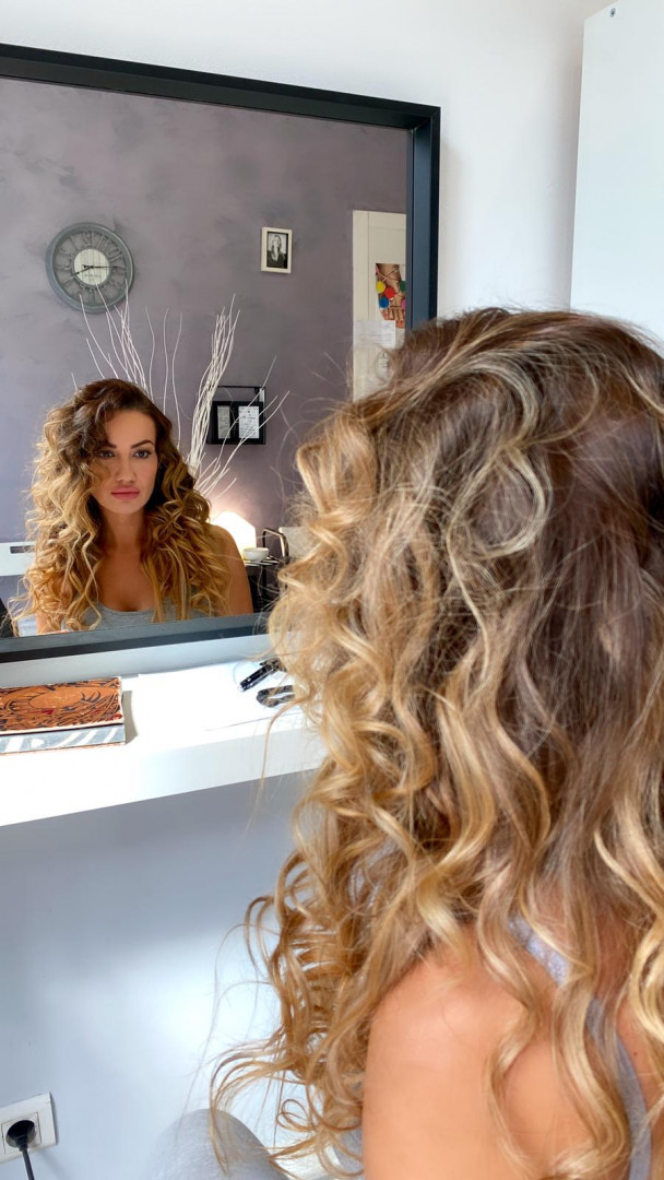 Salon Klinik #beograd Pranje kose Pranje kose + lokne na figaro - duga kosa