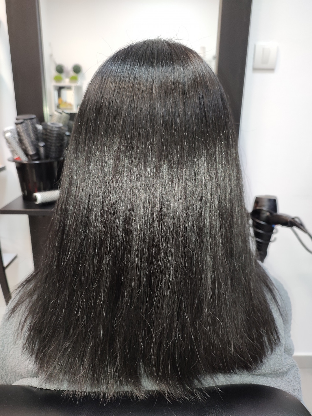 Infinity Hair #novisad Feniranje i stilizovanje Feniranje na ravno - duga kosa (do lopatica)