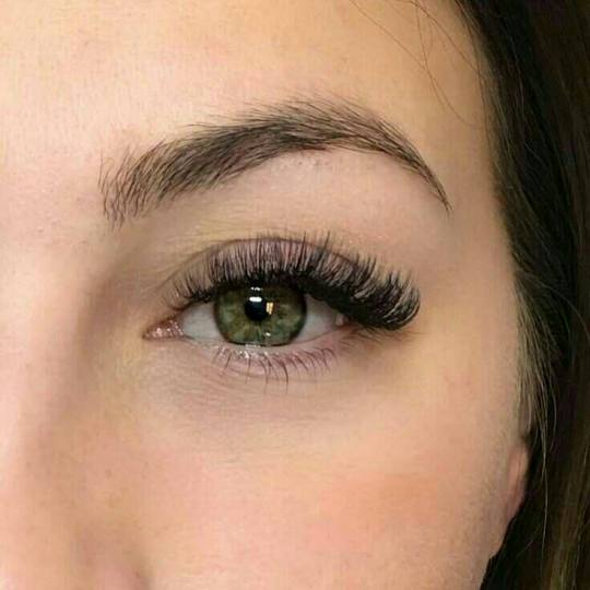 Right Beauty #beograd Nadogradnja trepavica Nadogradnja trepavica - ruski volumen 5D - 8D