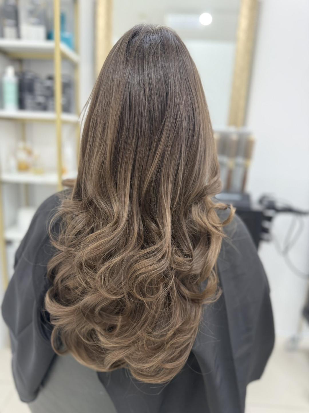 GM Beauty studio #beograd Feniranje i stilizovanje Feniranje na ravno - ekstra duga kosa