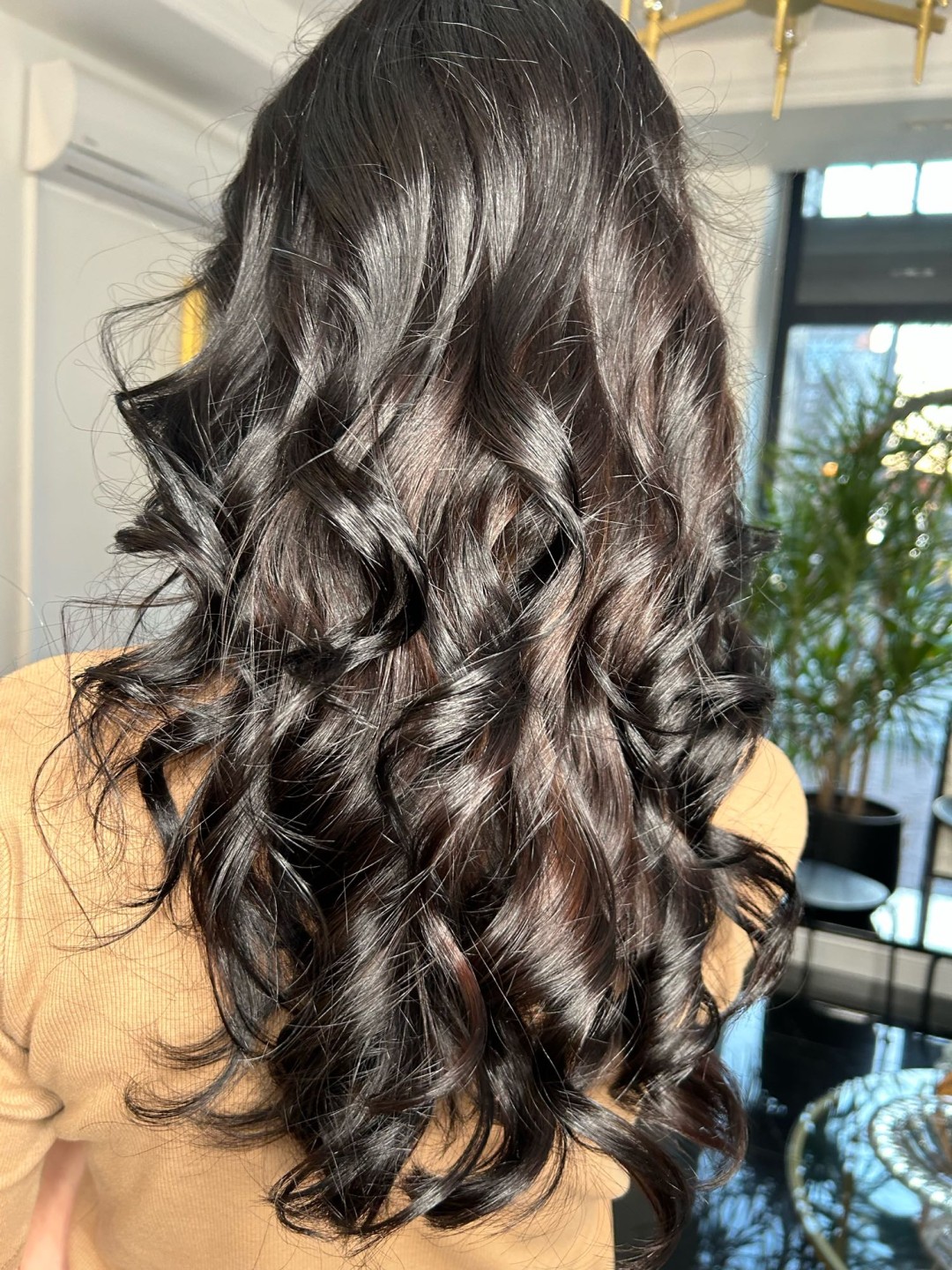 Esthetique Privé #beograd Nega i ojačavanje kose Black Caviar tretman + talasi na presu