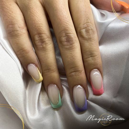 Studio Magic Room #beograd Lakiranje noktiju French - dodatak uz uslugu
