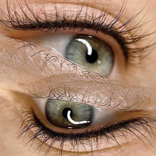 Magic eyes #beograd Trajna šminka Trajna šminka - delimični ajlajner DELIMICNI EYELINER
Suptilni