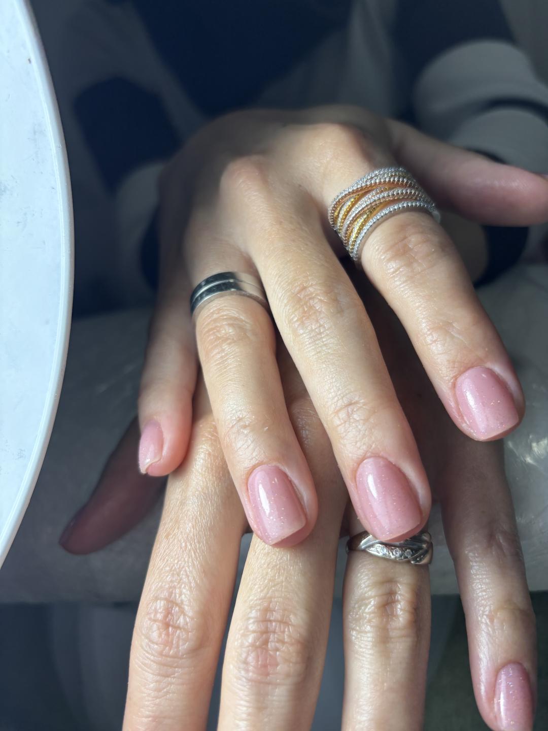 Frančeska beauty studio #novisad Ojačavanje noktiju Rubber baza