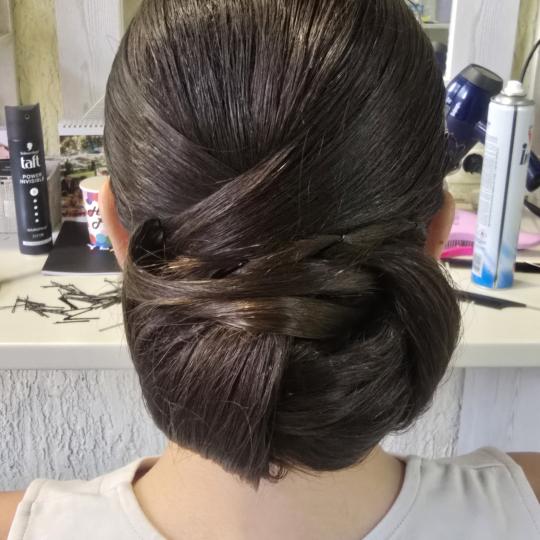 Lilla #novisad Svečane i frizure za svadbu Svečana frizura - duga kosa