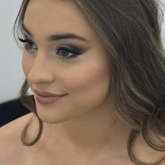 GM Beauty studio #beograd Make-up / šminkanje Profesionalno šminkanje + veštačke trepavice