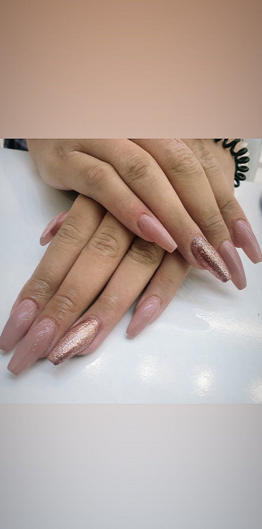 Izlivanje noktiju gelom + gel u boji - Alfaparf Nails, Beograd Izlivanje noktiju Nokti Izlivanje noktiju, Beograd, Karaburma, Višnjička banja