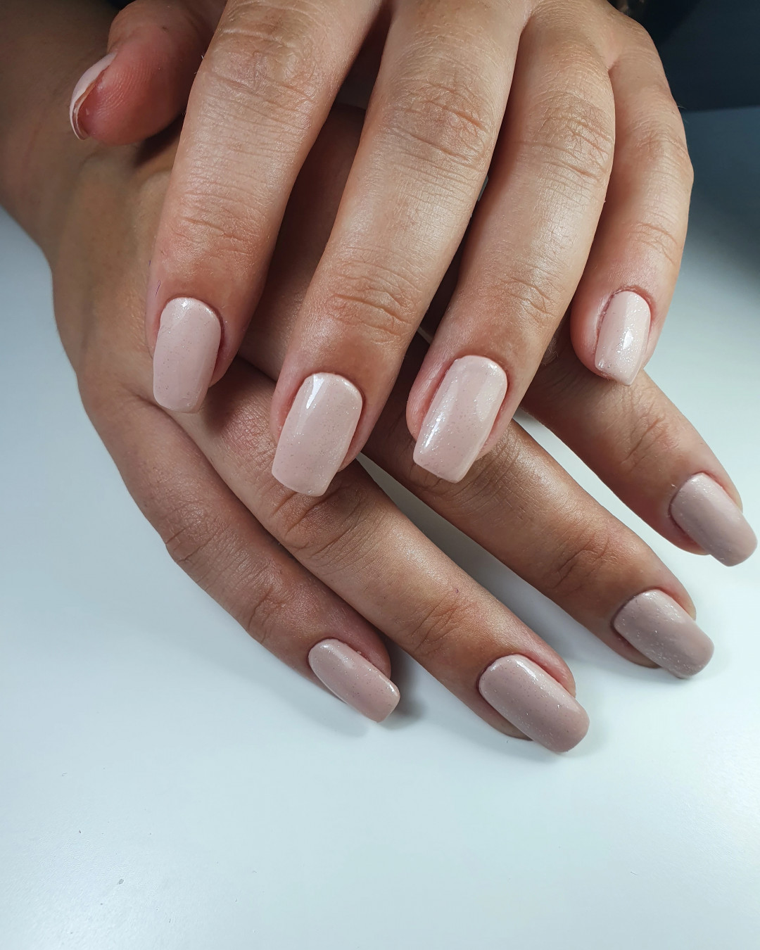 Nail Studio Kućica #beograd Korekcija noktiju Korekcija gel laka / ojačavanja noktiju gelom - 1 nokat