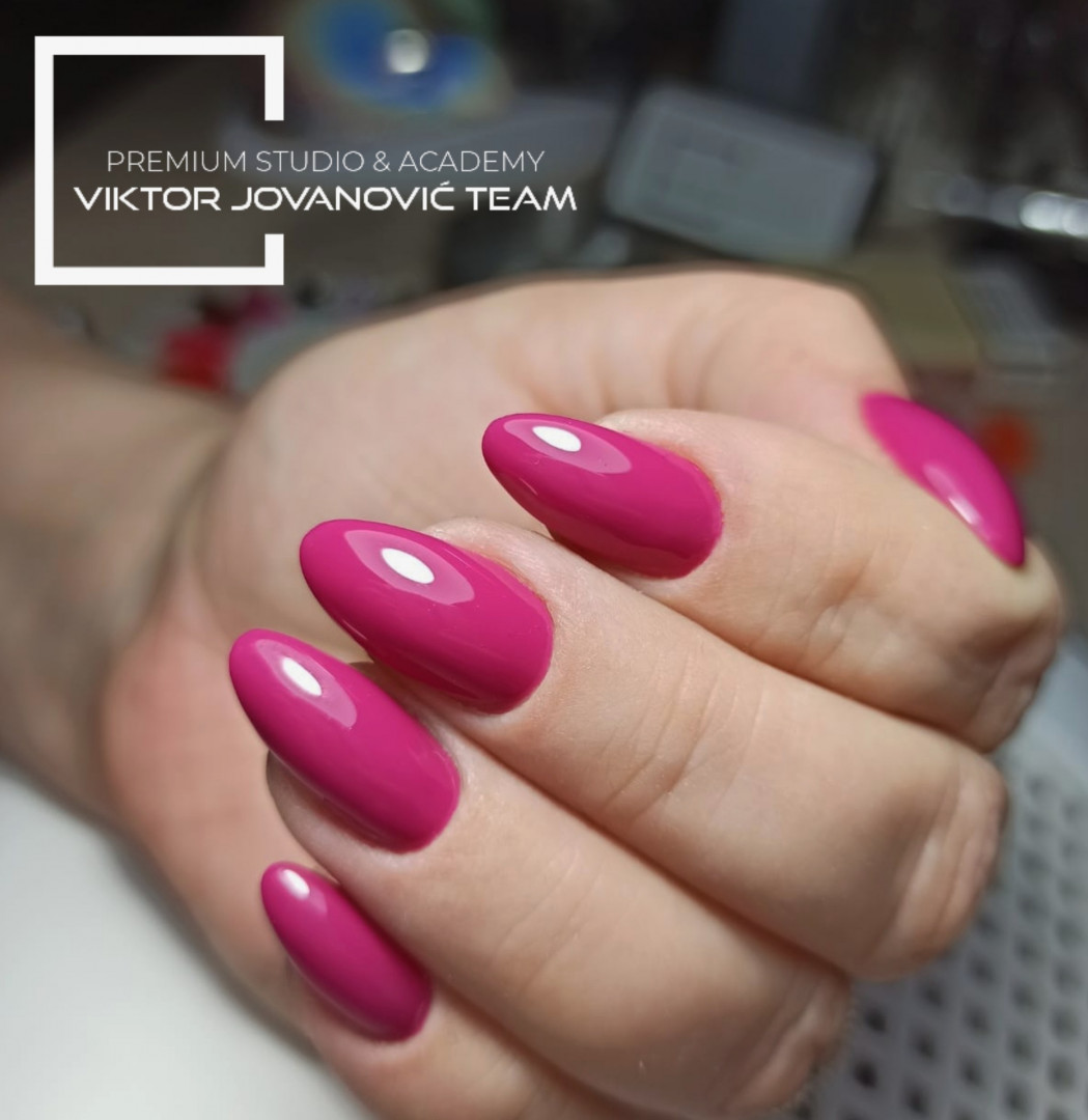 Korekcija noktiju - S velicina - BEAUTY CENTER Viktor Jovanović, Subotica Izlivanje noktiju Nokti Izlivanje noktiju, Subotica, Centar