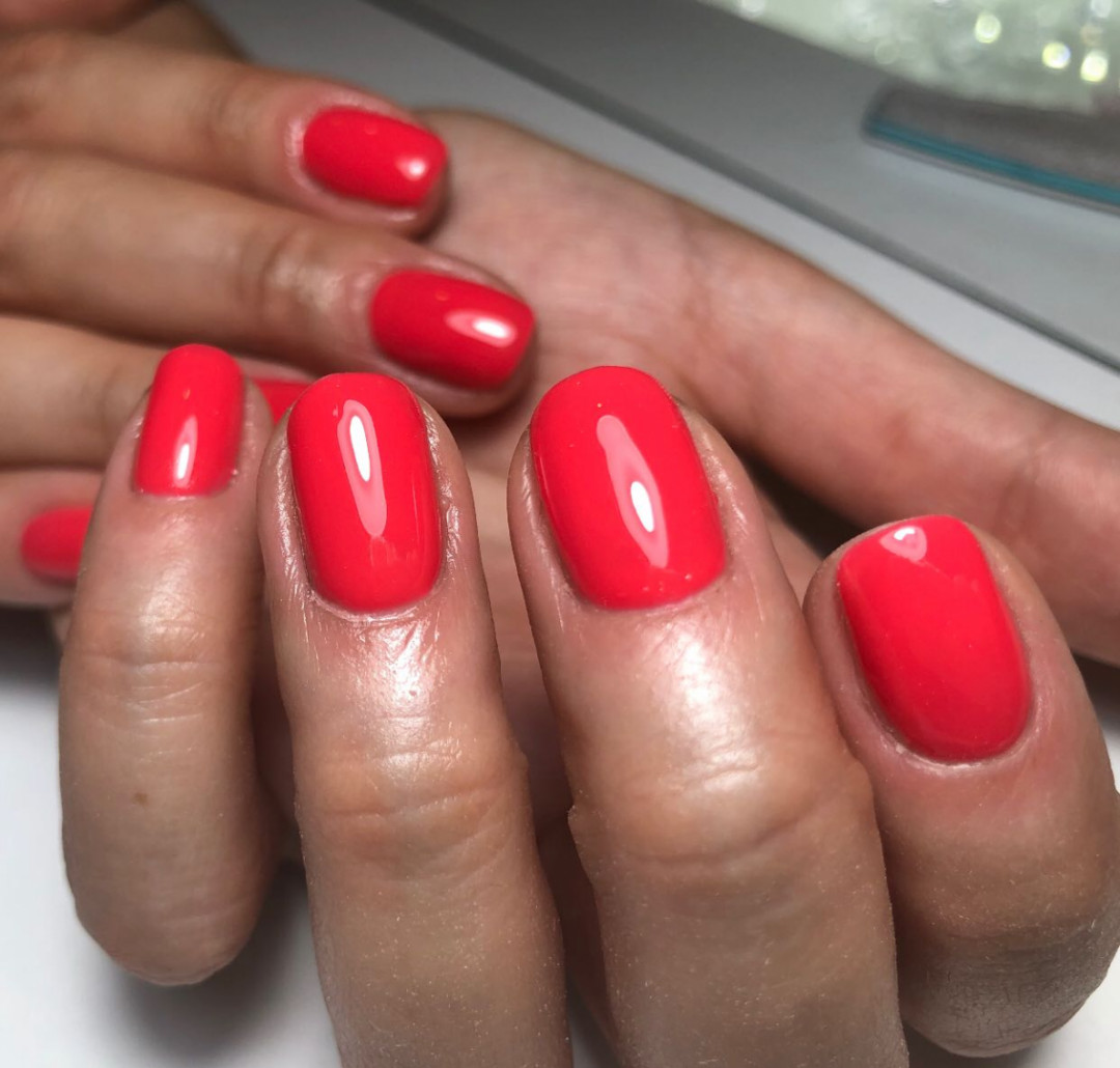 Mademoiselle Beauty #beograd Gel lak Korekcija gel laka - ruke sa aparatnim manikirom