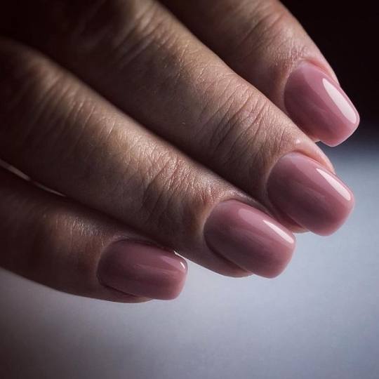Salon Klinik #beograd Manikir Ruski manikir + ojačavanje rubber bazom - S dužina