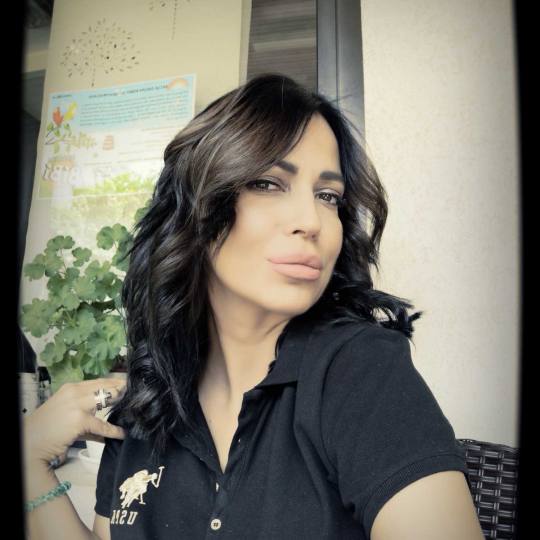 Bibi beauty centar #beograd Feniranje i stilizovanje Feniranje na ravno / lokne - kosa srednje duži